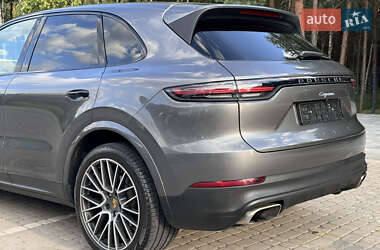 Позашляховик / Кросовер Porsche Cayenne 2019 в 