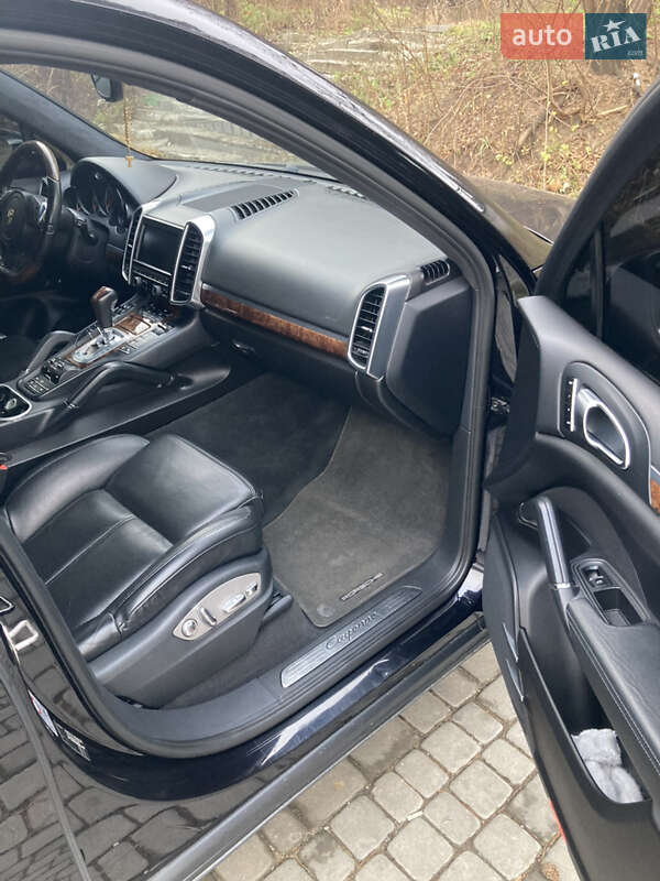Внедорожник / Кроссовер Porsche Cayenne 2010 в Львове