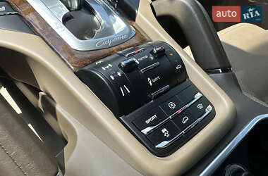 Внедорожник / Кроссовер Porsche Cayenne 2011 в 