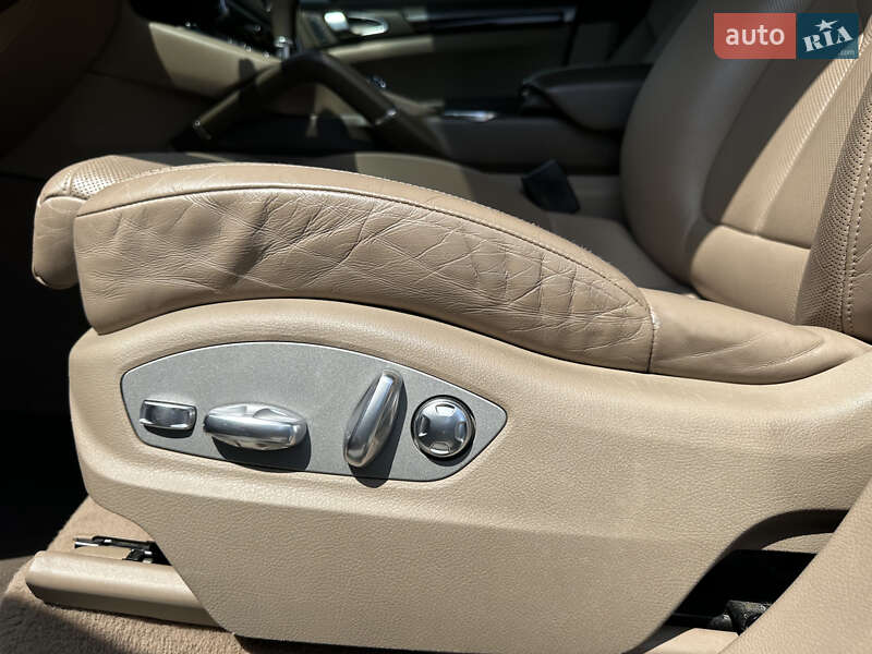 Внедорожник / Кроссовер Porsche Cayenne 2011 в Днепре