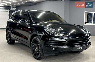 Внедорожник / Кроссовер Porsche Cayenne 2014 в 