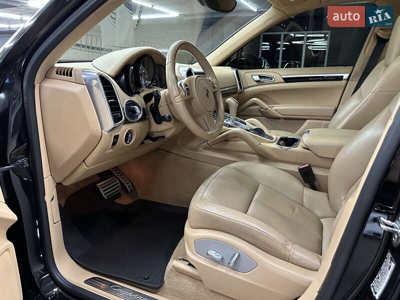 Позашляховик / Кросовер Porsche Cayenne 2014 в Харкові