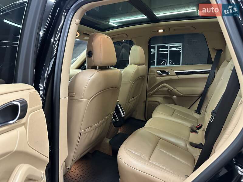 Позашляховик / Кросовер Porsche Cayenne 2014 в Харкові