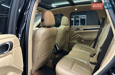 Внедорожник / Кроссовер Porsche Cayenne 2014 в 