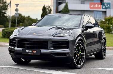 Позашляховик / Кросовер Porsche Cayenne 2024 в 