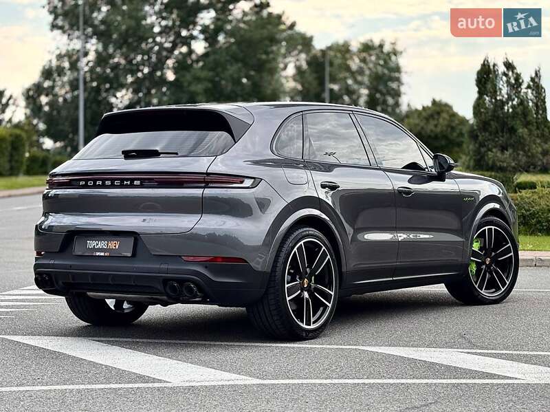 Внедорожник / Кроссовер Porsche Cayenne 2024 в Киеве