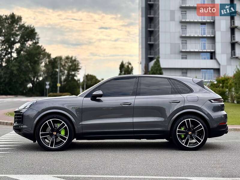 Внедорожник / Кроссовер Porsche Cayenne 2024 в Киеве