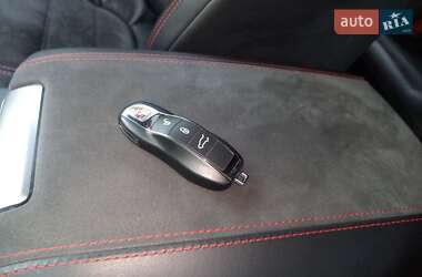Внедорожник / Кроссовер Porsche Cayenne 2015 в 