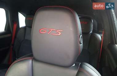Внедорожник / Кроссовер Porsche Cayenne 2015 в 