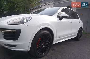 Внедорожник / Кроссовер Porsche Cayenne 2015 в 