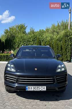 Внедорожник / Кроссовер Porsche Cayenne 2018 в 