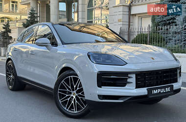 Внедорожник / Кроссовер Porsche Cayenne 2024 в 