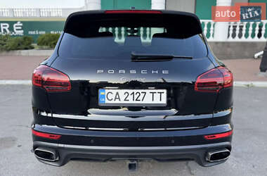 Позашляховик / Кросовер Porsche Cayenne 2011 в 