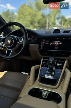 Внедорожник / Кроссовер Porsche Cayenne 2020 в 