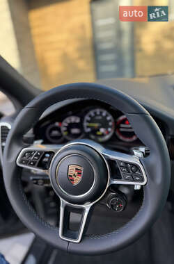 Позашляховик / Кросовер Porsche Cayenne 2019 в 