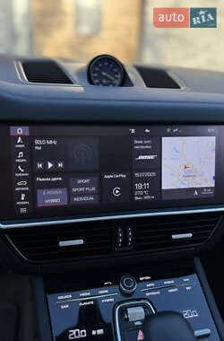Позашляховик / Кросовер Porsche Cayenne 2019 в 