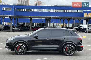 Внедорожник / Кроссовер Porsche Cayenne 2016 в 