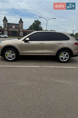 Позашляховик / Кросовер Porsche Cayenne 2016 в 