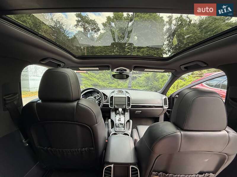 Внедорожник / Кроссовер Porsche Cayenne 2017 в Киеве