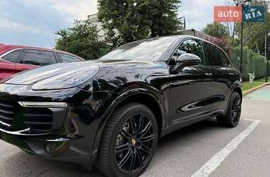 Позашляховик / Кросовер Porsche Cayenne 2017 в 