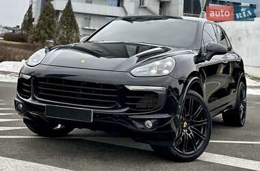 Внедорожник / Кроссовер Porsche Cayenne 2017 в Киеве