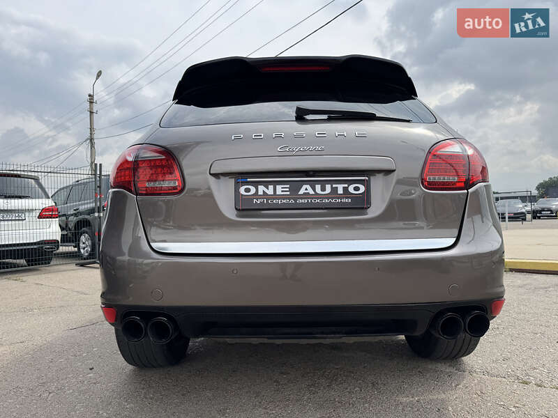 Позашляховик / Кросовер Porsche Cayenne 2012 в Києві