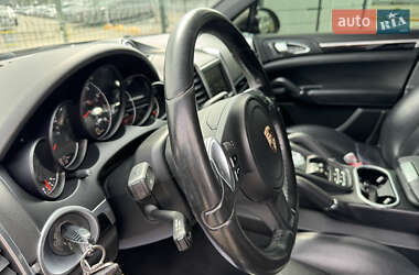 Позашляховик / Кросовер Porsche Cayenne 2012 в 