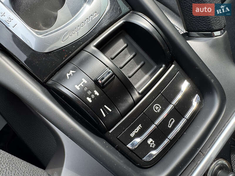 Позашляховик / Кросовер Porsche Cayenne 2012 в Києві