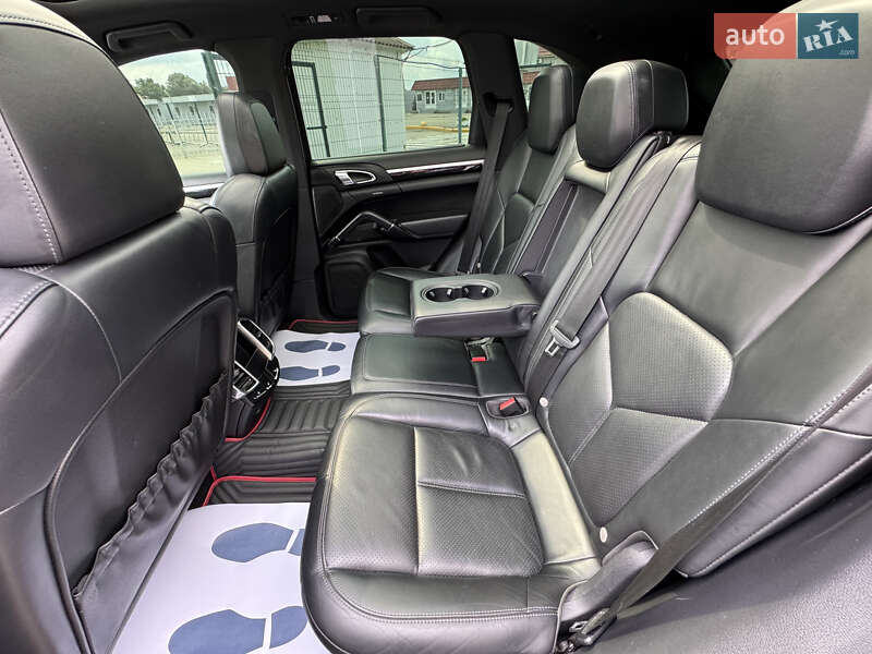 Позашляховик / Кросовер Porsche Cayenne 2012 в Києві