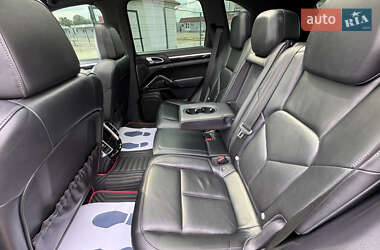 Позашляховик / Кросовер Porsche Cayenne 2012 в 