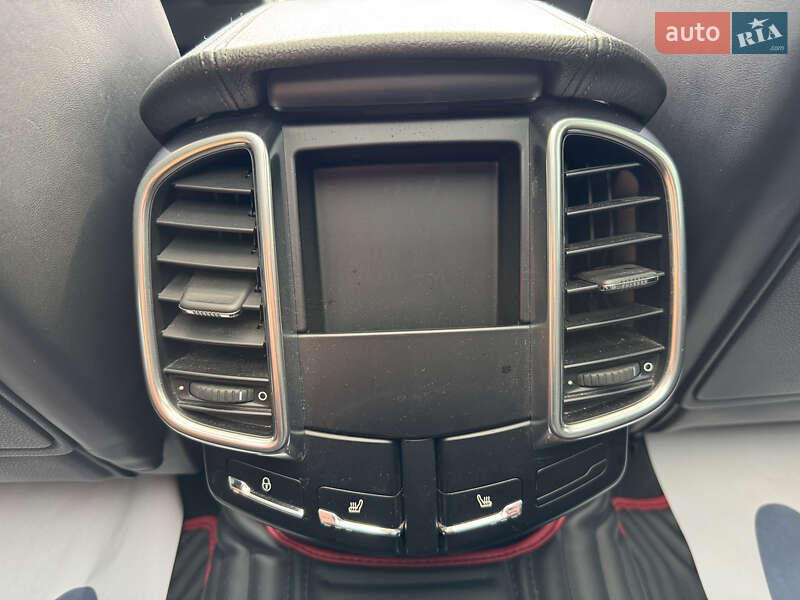 Позашляховик / Кросовер Porsche Cayenne 2012 в Києві