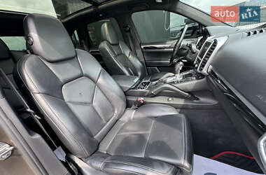 Позашляховик / Кросовер Porsche Cayenne 2012 в 