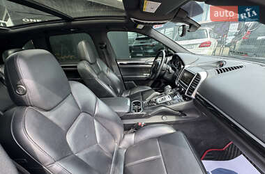Позашляховик / Кросовер Porsche Cayenne 2012 в 