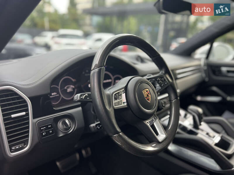 Позашляховик / Кросовер Porsche Cayenne 2019 в Києві