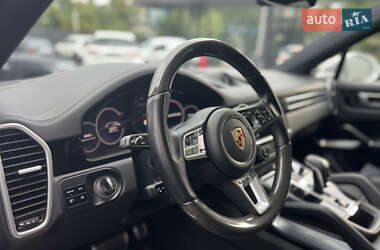Позашляховик / Кросовер Porsche Cayenne 2019 в 