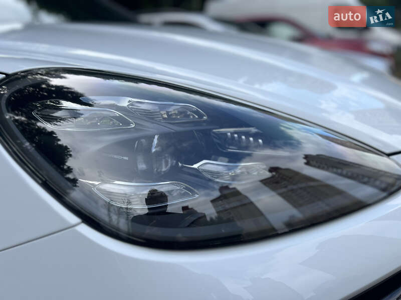 Позашляховик / Кросовер Porsche Cayenne 2019 в Києві