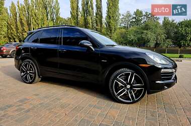 Позашляховик / Кросовер Porsche Cayenne 2013 в 