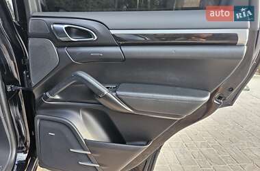 Позашляховик / Кросовер Porsche Cayenne 2013 в 