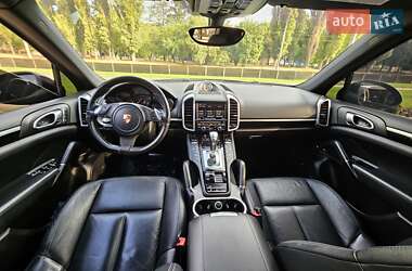 Позашляховик / Кросовер Porsche Cayenne 2013 в 