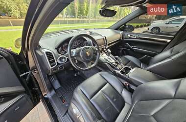 Позашляховик / Кросовер Porsche Cayenne 2013 в 
