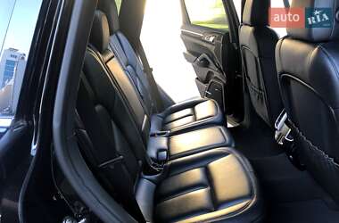 Позашляховик / Кросовер Porsche Cayenne 2015 в 