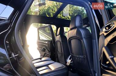 Позашляховик / Кросовер Porsche Cayenne 2015 в 