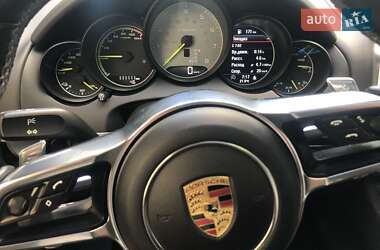 Позашляховик / Кросовер Porsche Cayenne 2015 в 