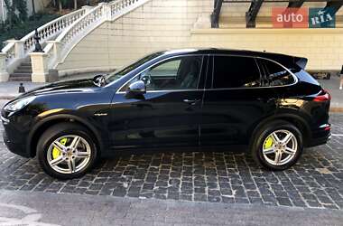 Позашляховик / Кросовер Porsche Cayenne 2015 в 