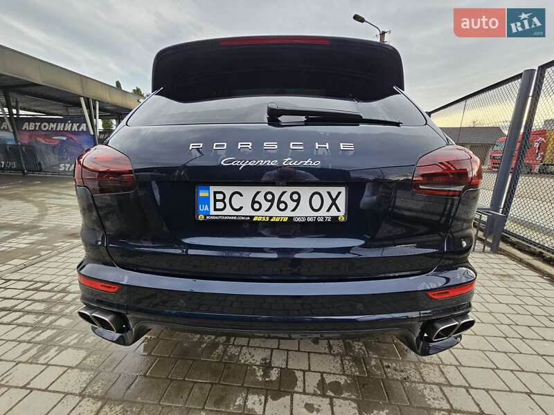 Позашляховик / Кросовер Porsche Cayenne 2015 в 