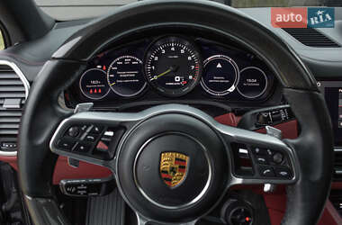 Позашляховик / Кросовер Porsche Cayenne 2021 в 