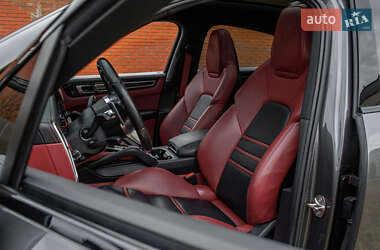 Позашляховик / Кросовер Porsche Cayenne 2021 в 