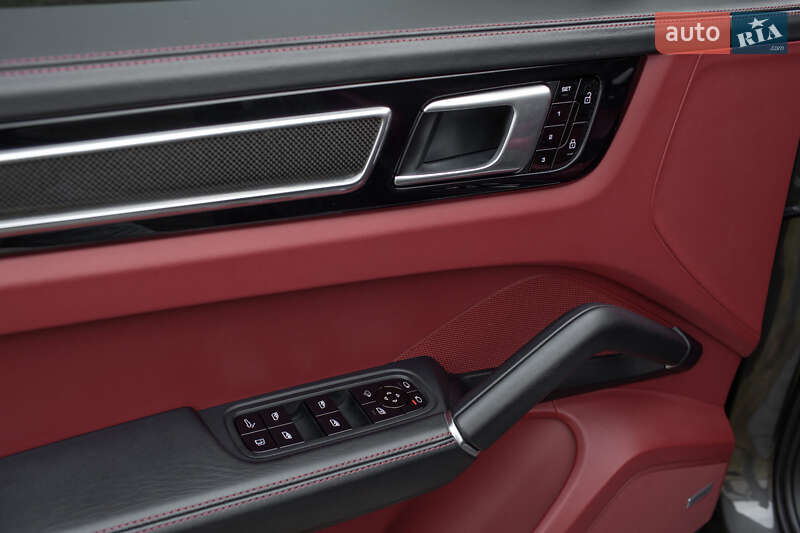 Внедорожник / Кроссовер Porsche Cayenne 2021 в Харькове
