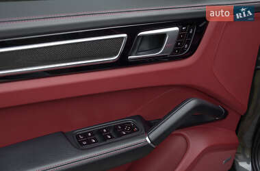 Позашляховик / Кросовер Porsche Cayenne 2021 в 