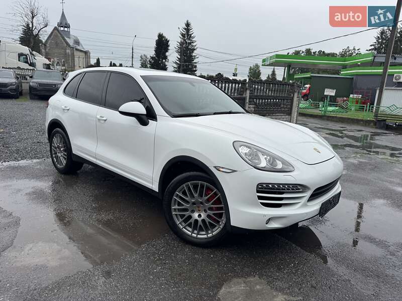 Внедорожник / Кроссовер Porsche Cayenne 2014 в Тернополе
